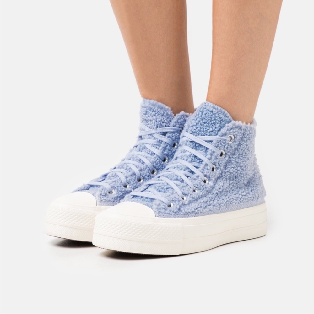 Converse Chuck Taylor All-Star Hi Lift ‘Cozy Club’ Trainer Fuzzy Sherpa Platform - Picture 1 of 10